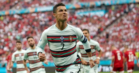„To nadal tylko trzy punkty. Mamy przed sobą dwa bardzo ważne spotkania, (…) musimy pozostać skoncentrowani” – podkreślał selekcjoner Portugalii Fernando Santos po zwycięstwie jego zespołu nad Węgrami w pierwszym meczu „grupy śmierci” na Euro 2020. Spotkanie okazało się wyjątkowo udane dla Cristiano Ronaldo, który zdobył dwa gole i kolejny raz poprawił własne rekordy: m.in. został najlepszym strzelcem w historii mistrzostw Europy. „Jestem bardzo wdzięczny całemu zespołowi za to, że pomógł mi zdobyć dwa gole” – podkreślał napastnik po spotkaniu. Węgier Roland Sallai stwierdził z kolei wprost: „Jesteśmy wkurzeni”.