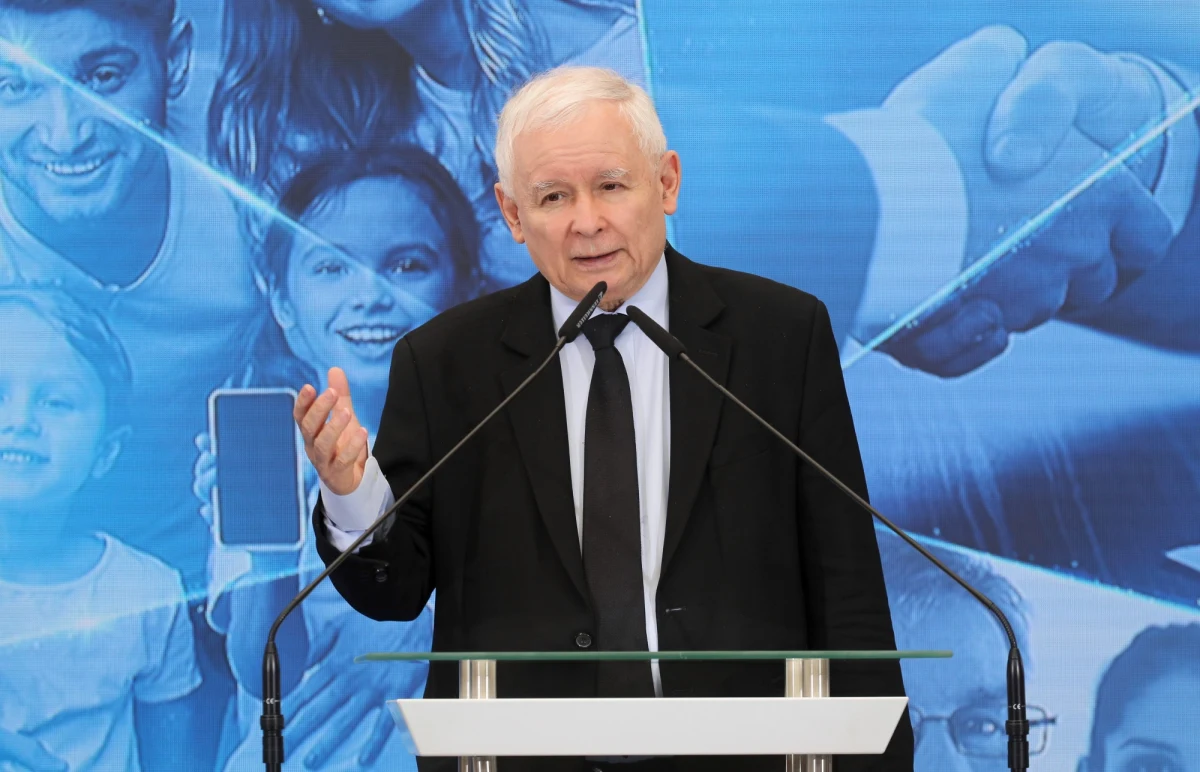 ​W trakcie niejawnych obrad Sejmu dot. cyberbezpieczeństwa Jarosław Kaczyński mówił, że Moskwa ma gotowe plany inwazji na Polskę - informuje Onet. Według prezesa PiS ostatnie cyberataki na polityków mają być tego dowodem.