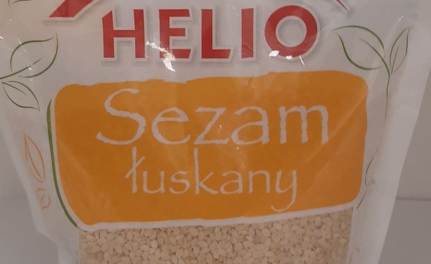 Jedna partia sezamu łuskanego HELIO znika ze sklepowych półek. Główny Inspektorat Sanitarny poinformował o wykryciu w produkcie bakterii Salmonella. 