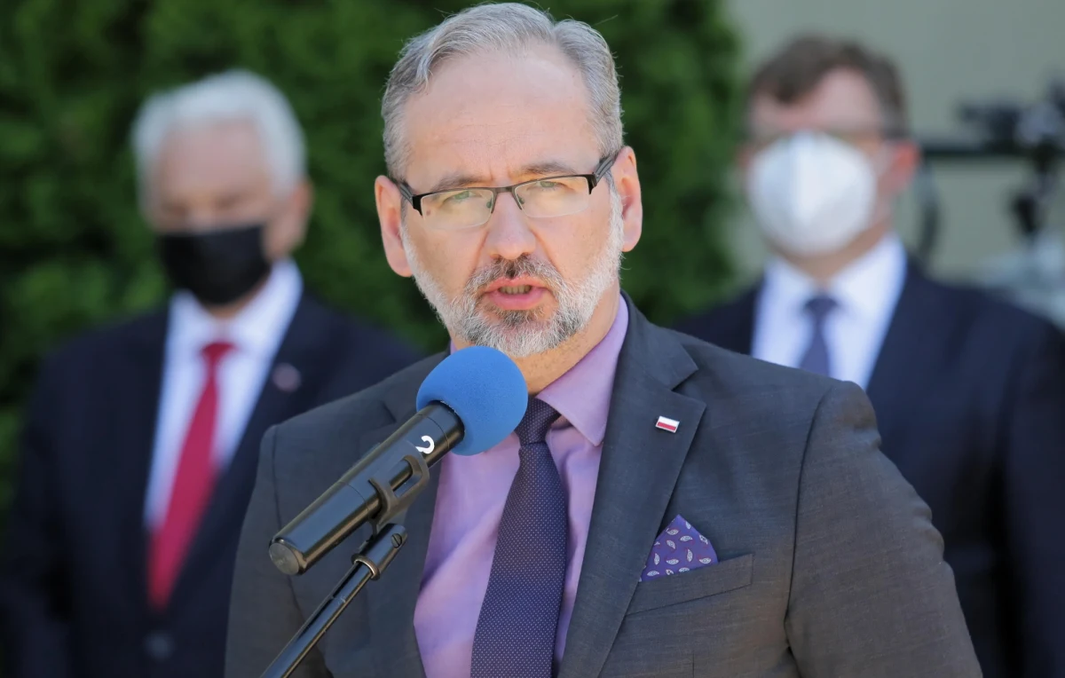 Jeżeli rosnąca mobilność nie wywołuje wzrostu zakażeń, to znaczy, że jesteśmy blisko odporności populacyjnej, a mechanizmy naturalne zaczynają działać - powiedział w środę minister zdrowia Adam Niedzielski. Blisko 60 proc. osób w badaniach reprezentatywnych ma przeciwciała - dodał.