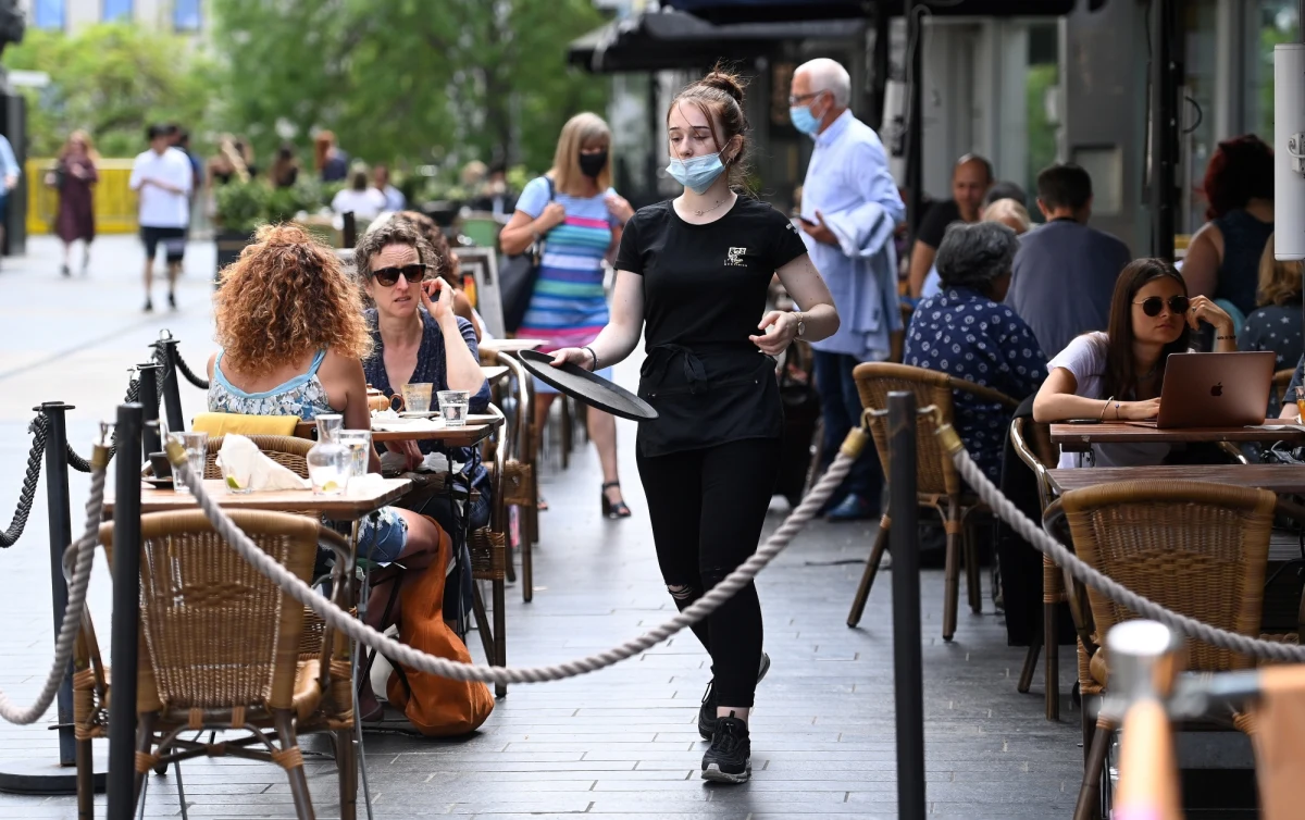 W Wielkiej Brytanii jest obecnie 25 wariantów koronawirusa, które są monitorowane i osiem dalszych pod szczegółową obserwacją - poinformowała w środę dyrektor rządowej agencji Public Health England (PHE) dr Susan Hopkins.