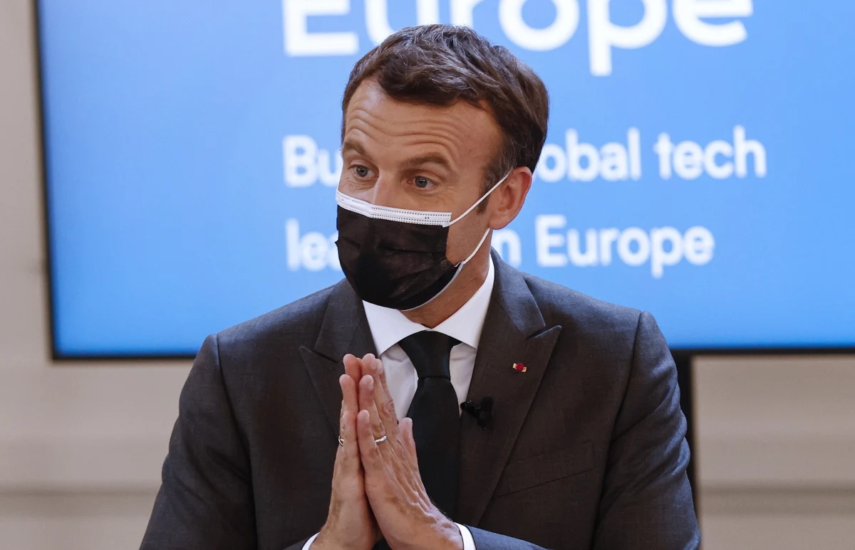 ​Prezydent Francji Emmanuel Macron pogratulował w środę swemu rządowi wyboru strategii walki z pandemią Covid-19. Stwierdził jednak, że jeszcze "nic nie jest wygrane" i zachęcił Francuzów do kontynuacji szczepień przeciwko koronawirusowi.