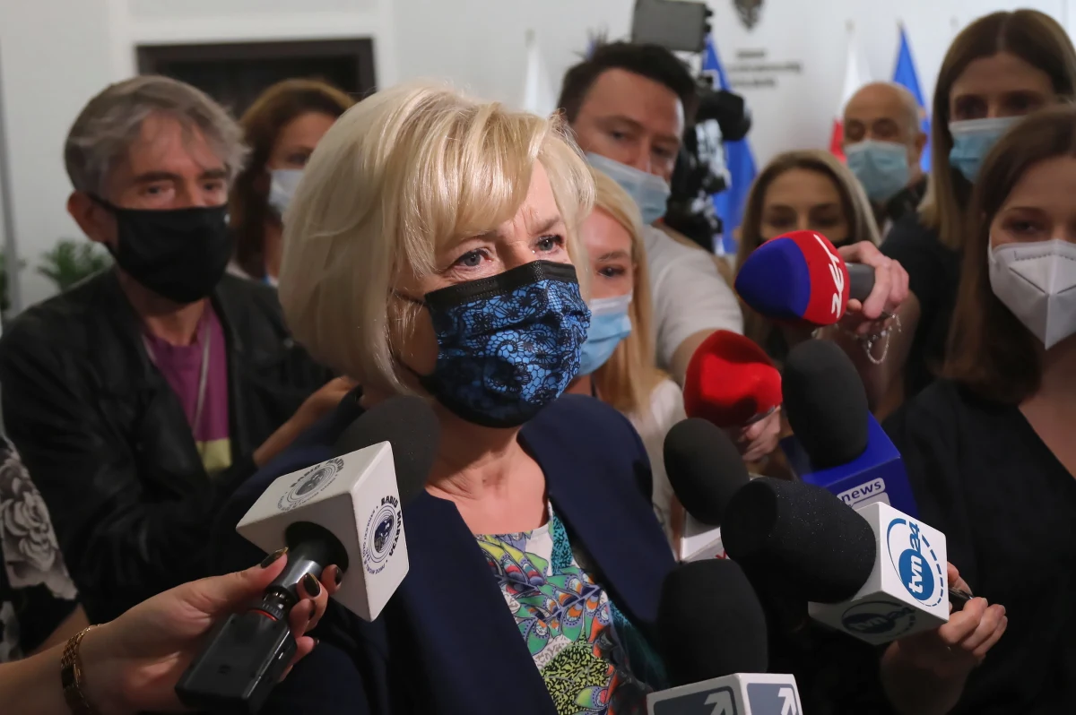 Konwent Seniorów zdecydował, że Senat już w piątek zajmie się głosowaniem nad kandydaturą Lidii Staroń na Rzecznika Praw Obywatelskich. Taką informację przekazał wicemarszałek Senatu Marek Pęk. 