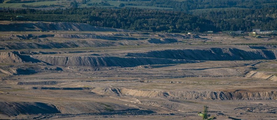 Widzimy szansę szybkiego osiągnięcia porozumienia w sprawie kopalni w Turowie - zadeklarowali podczas wspólnej konferencji prasowego w Pradze ministrowie środowiska Polski i Czech - Michał Kurtyka i Richard Brabec. 