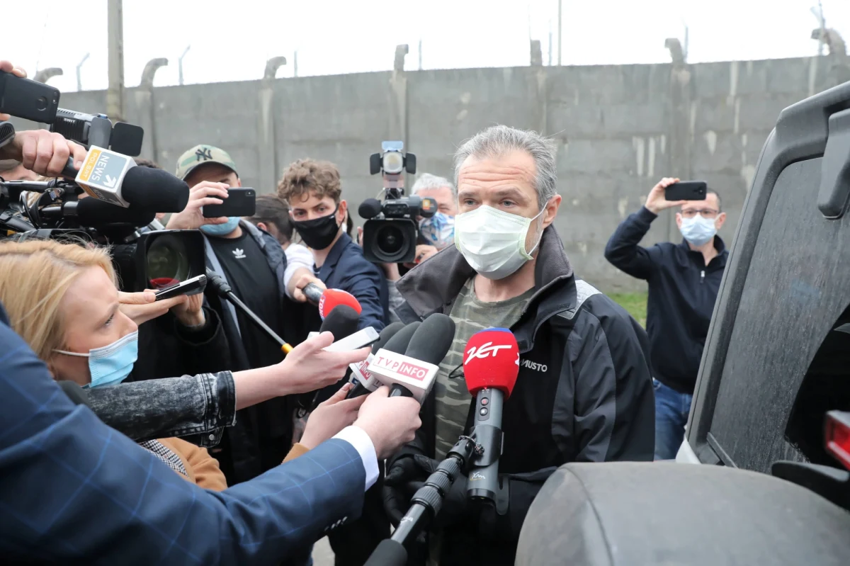 Politycy KO, Lewicy i PSL m.in. Borys Budka, Włodzimierz Czarzasty i Władysław Kosiniak-Kamysz w liście otwartym ręczą za Sławomira Nowaka, podejrzanego o korupcję ministra w rządzie Donalda Tuska i gwarantują, że do dnia wyroku pozostanie on dyspozycyjny dla organów państwa.
