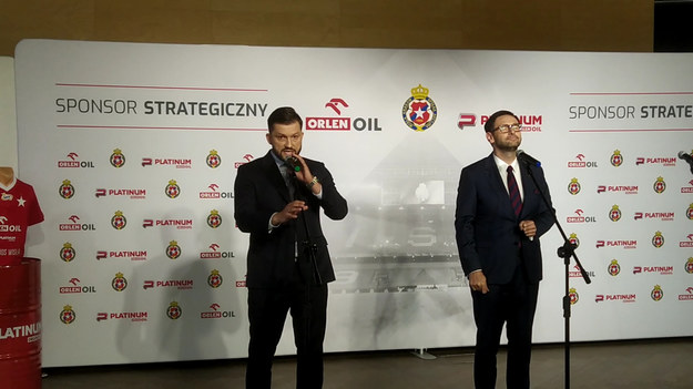 - To bardzo ważne wydarzenie dla naszego klubu. Umowa, oprócz standardowych warunków, niesie za sobą również misję, bo Wisła i Orlen wspólnie chcą wznosić rodzimy sport na wyższy poziom - podkreślał Dawid Błaszczykowski, prezes Wisły Kraków, po podpisaniu umowy z Orlen Oil.