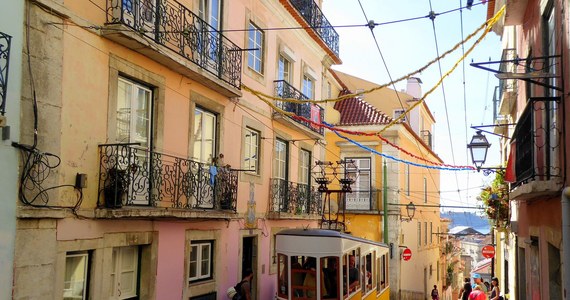 Rząd Portugalii ogłosił kordon sanitarny wokół aglomeracji Lizbony z powodu nasilenia się pandemii Covid-19. Zakaz wjazdu i wyjazdu z regionu stolicy zacznie obowiązywać od piątku.