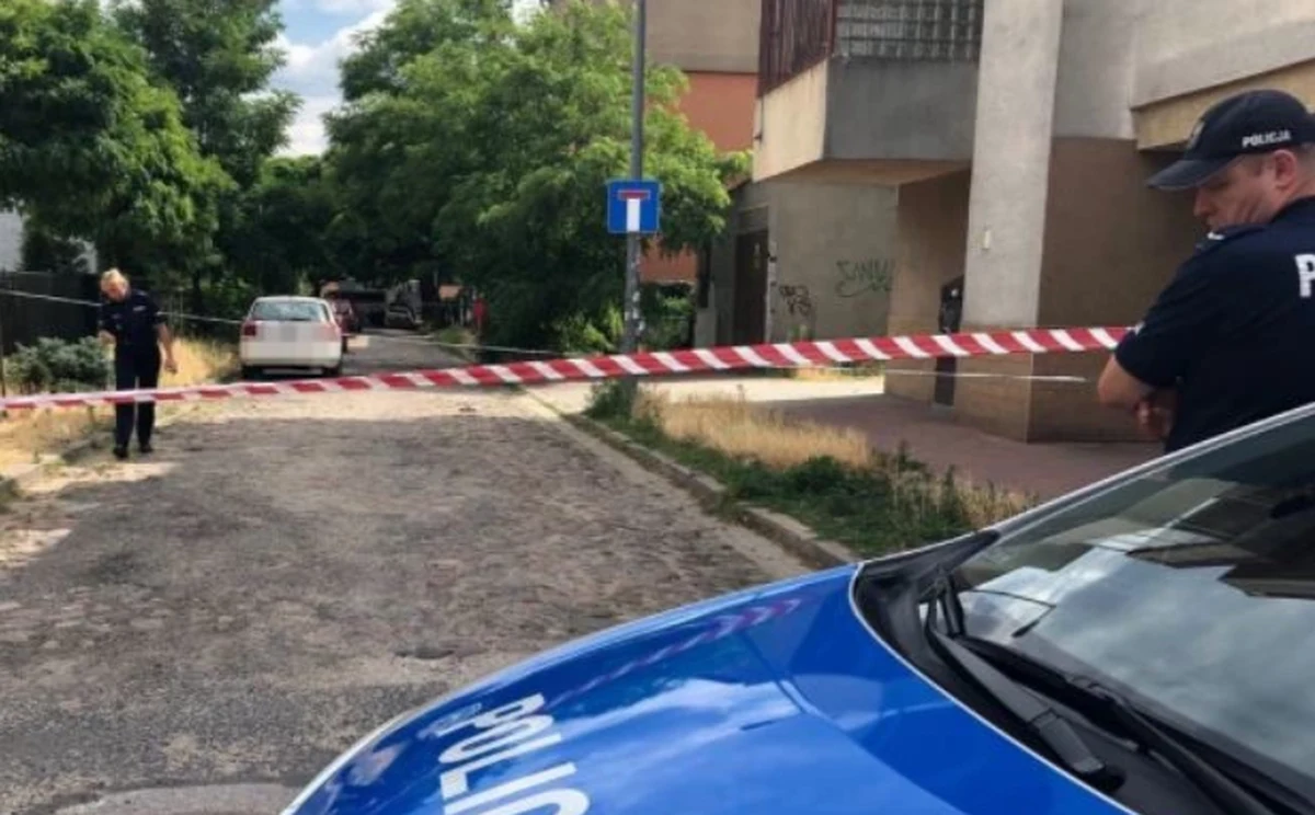 25 lat więzienia - taki wyrok wydał Sąd Okręgowy Warszawa-Praga wobec 66-letniego Andrzeja K., oskarżonego m.in. o zastrzelenie sąsiadki oraz dwukrotne dźgnięcie nożem jej syna. Do zbrodni doszło w lipcu 2019 roku podczas kontroli budowlanej przy ul. Łąkocińskiej w Warszawie.