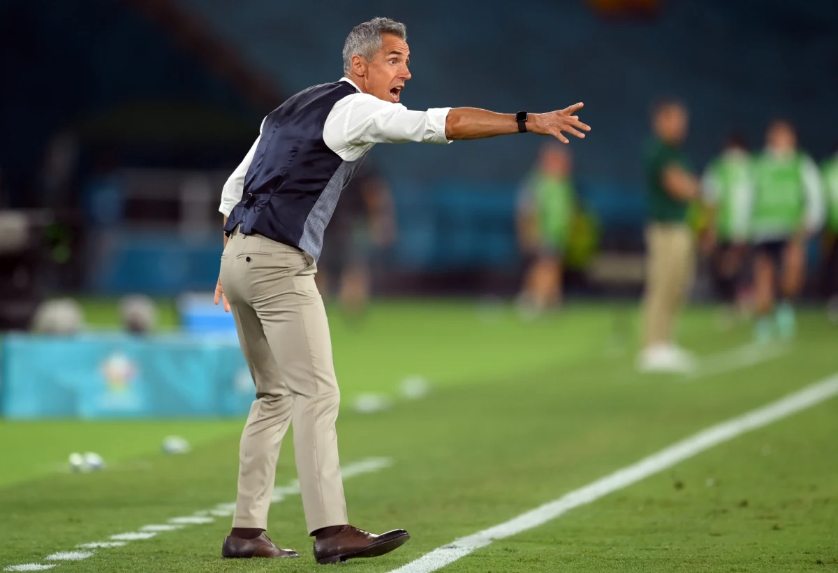 Selekcjoner reprezentacji Polski Paulo Sousa nie ukrywał satysfakcji po zremisowanym 1:1 meczu z Hiszpanią w Sewilli w grupie E mistrzostw Europy. "Pokazaliśmy odpowiednią mentalność. Jestem dumny z piłkarzy" - zaznaczył.