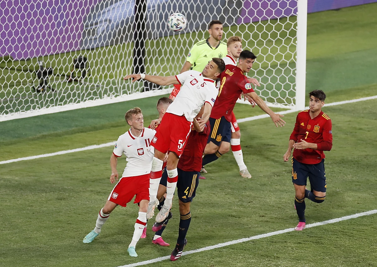 Team menedżer reprezentacji Polski potwierdził, że w sobotnim meczu piłkarskich mistrzostw Europy z Hiszpanią (1:1) w Sewilli Janowi Bednarkowi odnowił się uraz mięśniowy. „Ta kontuzja dokuczała mu przed pierwszym spotkaniem ze Słowacją” - przyznał Jakub Kwiatkowski.