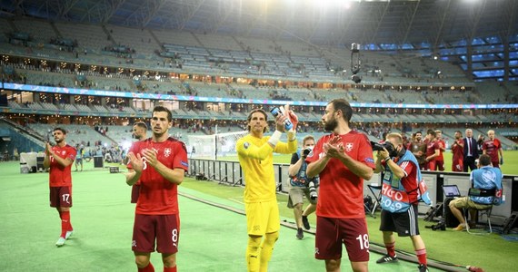 Szwajcaria pokonała Turcję 3:1 w meczu Grupy A piłkarskich mistrzostw Europy. Oznacza to, że Szwajcaria jest na 3. miejscu w swojej grupie. Teraz o tym, czy awansuje do 1/8 finału zdecydują wyniki spotkań w pozostałych grupach. 