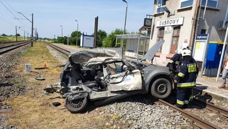 Kujawsko-pomorskie: Zderzenie pociągu z autem. Dróżnik nie zamknął szlabanu?