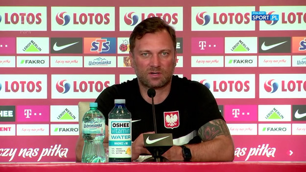 Jakub Moder nie wziął udziału w poniedziałkowym przedpołudniowym treningu reprezentacji Polski na Polsat Plus Arenie Gdańsk. - Piłkarz ma spuchnięte kolano, odczuwa ból i został w hotelu z fizjoterapeutą. Badanie USG nie wykazało żadnych uszkodzeń, po południu będzie miał przeprowadzony rezonans magnetyczny. Dopiero po nim będzie można snuć jakieś teorie co do udziału Kuby w meczu ze Szwecją - wyjaśnił team menedżer kadry Jakub Kwiatkowski.