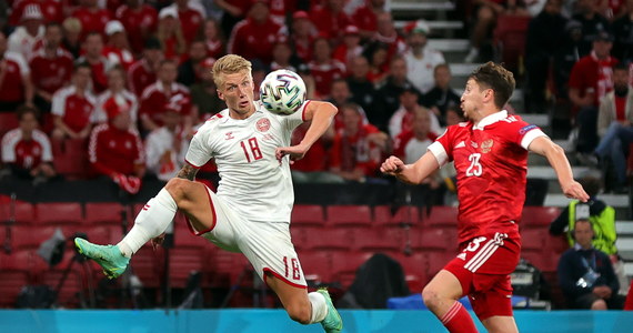 Duńczycy pokonali 4:1 Rosjan w meczu grupy B Euro 2020 i awansowali do 1/8 finału. W 1/8 finału Duńczycy zagrają 26 czerwca w Amsterdamie z Walią.