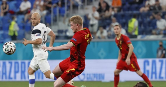 Belgia wychodzi z pierwszego miejsca w Grupie B na piłkarskich mistrzostwach Europy. Spotkanie z Finlandią zakończyło się wynikiem 2:0 dla Belgów. 