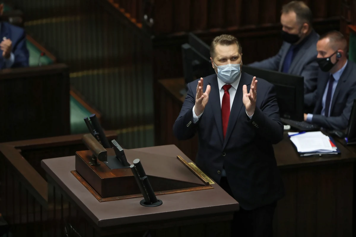 Posłowie KO złożyli w Sejmie wniosek o odwołanie szefa MEiN Przemysława Czarnka. Jest ministrem złym i szkodliwym, pełnym pogardy i agresji - mówiła wiceszefowa klubu KO Barbara Nowacka.