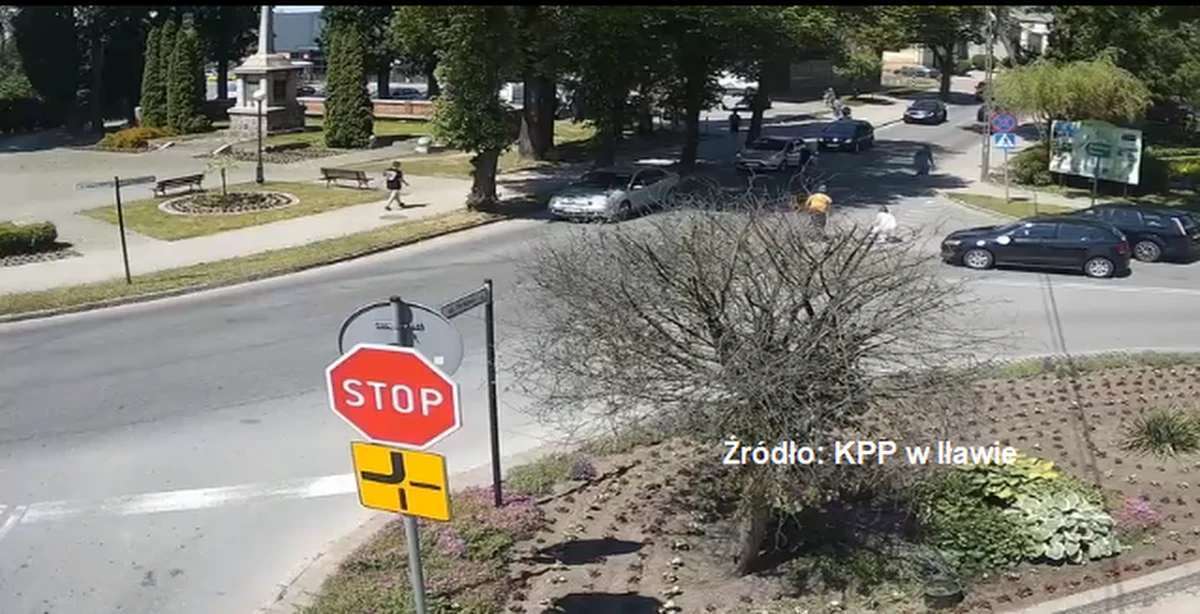 ​Mieszkaniec Susza przez nieuwagę zostawił na dachu swojego auta portfel z 6 tys. zł, po czym ruszył w drogę. Rozsypane na jezdni banknoty pozbierali inni kierowcy, a cała kwota wróciła do właściciela - podała w środę warmińsko-mazurska policja.