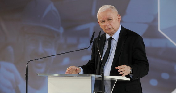 Komisja etyki ukarała w środę wicepremiera, prezesa PiS Jarosława Kaczyńskiego karą nagany za wypowiedź zawierającą m.in. słowa "jesteście przestępcami" skierowane do posłów opozycji – przekazała posłanka komisji Monika Falej (Lewica).
