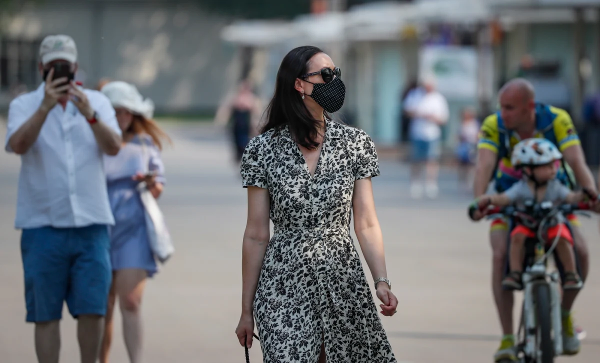 Szczególnie zaraźliwy wariant Delta koronawirusa będzie stanowić do końca sierpnia 90 proc. wszystkich nowych zakażeń w Unii Europejskiej - oszacowało Europejskie Centrum ds. Zapobiegania i Kontroli Chorób (ECDC), które ostrzega także przed kolejną śmiercionośną falą pandemii Covid-19.