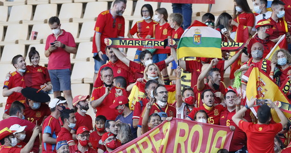 Hiszpańskie media twierdzą, że pomimo wysokiego zwycięstwa rodzimej reprezentacji w środowym spotkaniu ze Słowacją 5:0, tegoroczny awans z fazy grupowej był jednym z najtrudniejszych od lat w wykonaniu “La Roja”.