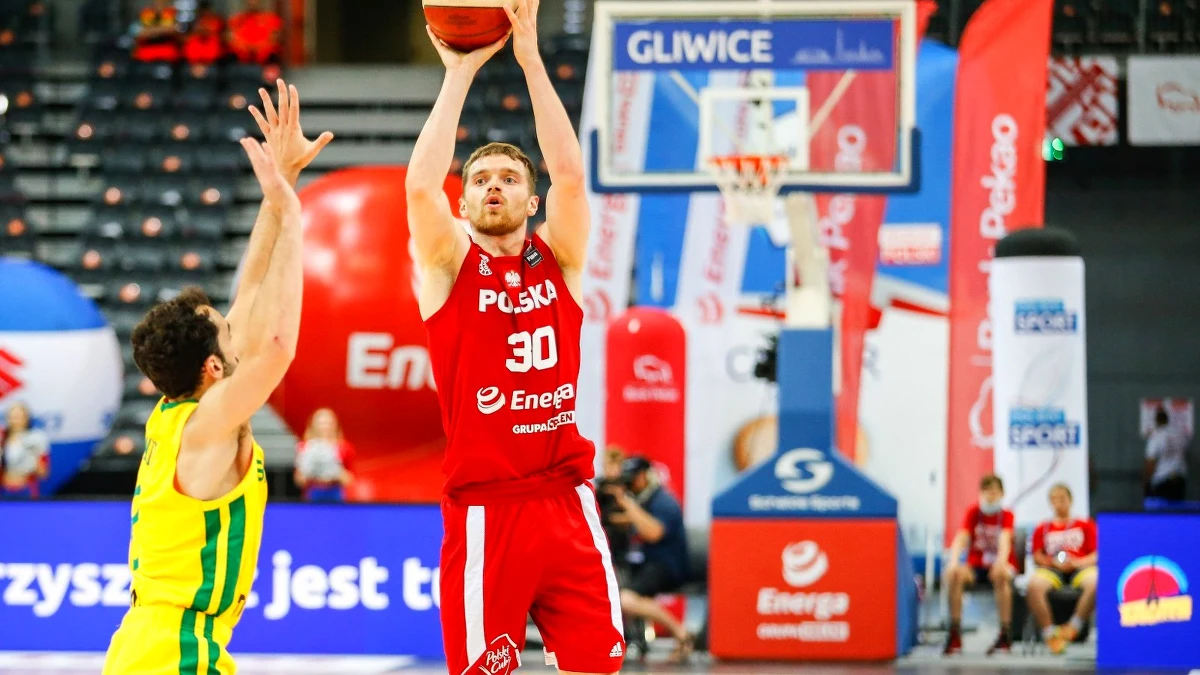 Reprezentacja Polski koszykarzy przegrała z Brazylią 79:85 (27:17, 17:25, 22:15, 13:28) w towarzyskim meczu w Gliwicach, kończącym przygotowania biało-czerwonych do kwalifikacji olimpijskich w Kownie.