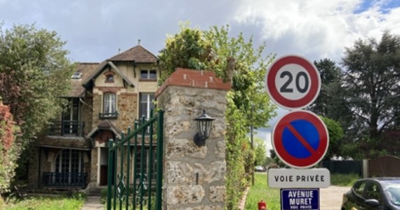 Polski rząd będzie mógł kupić letniskowy dom Marii Skłodowskiej-Curie w Saint-Remy-les-Chevreuse pod Paryżem prawdopodobnie dopiero za około trzy miesiące. Akt sprzedaży ma zostać podpisany przez właścicielkę we wrześniu lub październiku – dowiedział się paryski korespondent RMF FM Marek Gładysz. 