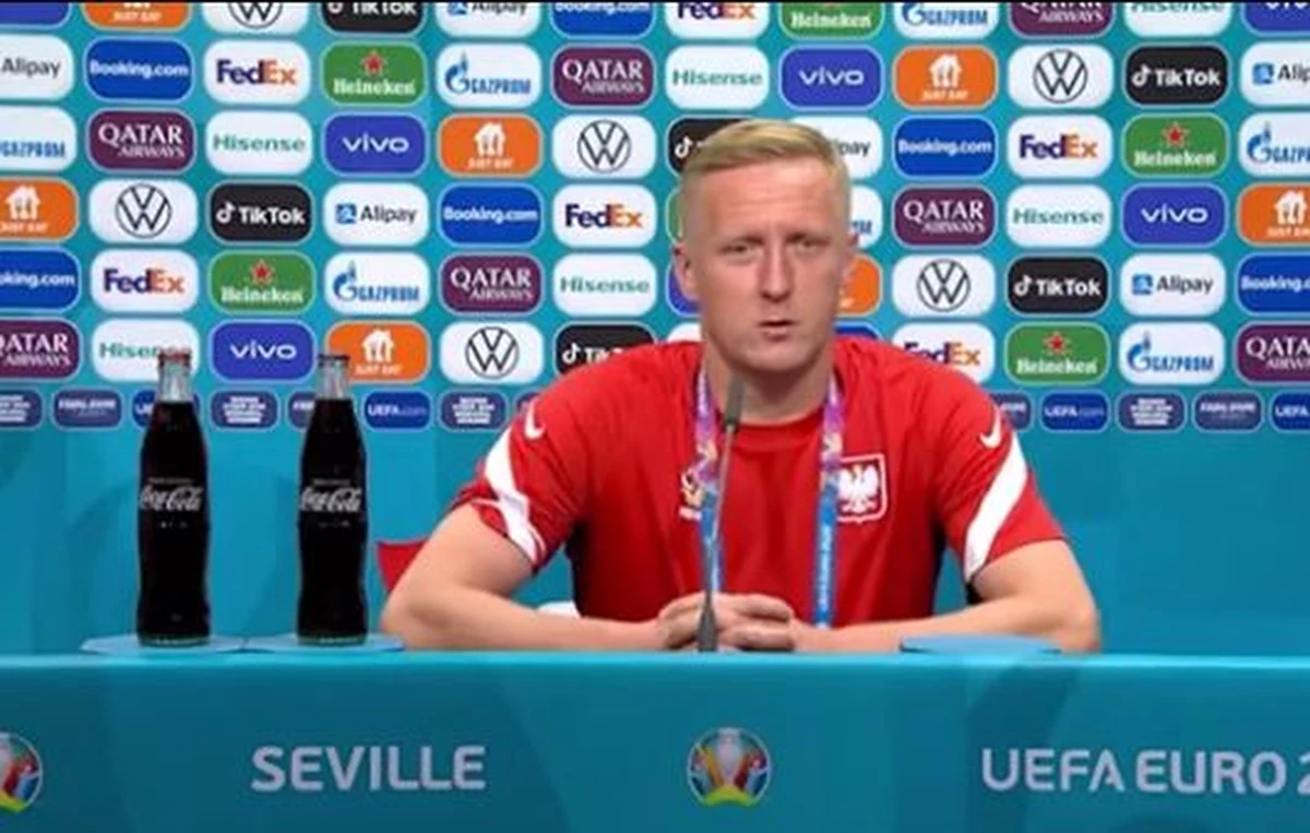 Polacy są już w Sewilli, gdzie w sobotę wieczorem zagrają w meczu o wszystko z Hiszpanią. Na miejscu jest też nasz wysłannik na Euro, który relacjonuje to, co dzieje się w stolicy Andaluzji. W programie Pawła Pawłowskiego i Wojtka Marczyka pojawił się też akcent z pogranicza sportu i polityki. Zobaczcie kolejny odcinek Stałego fragmentu gry!