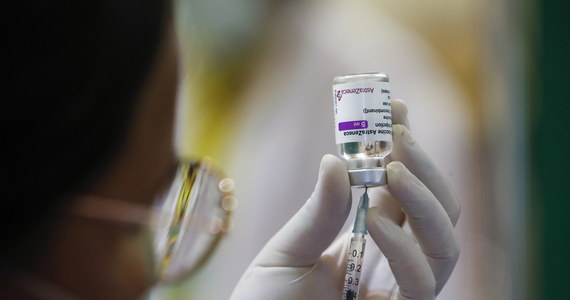 ​Rząd Australii ogłosił, że planuje do października zaprzestać szczepień przeciw Covid-19 preparatem firmy AstraZeneca, a później, kiedy dominować będą preparaty firm Moderna i Pfizer, szczepionka ma być podawana tylko na żądanie.