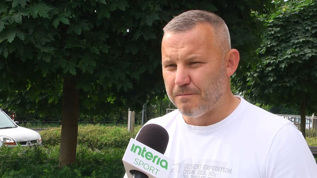 Nie zgadzam się z prezesem PZPN-u Zbigniewem Bońkiem, że Paulo Sousa to jest super trener, ale ma prawo tak mówić bo go zatrudnił jednoosobowo. Ja mam inne zdanie, Sousa nie daje żadnej gwarancji, że będzie lepiej - mówi w rozmowie z Interią były reprezentant Polski Tomasz Kłos.