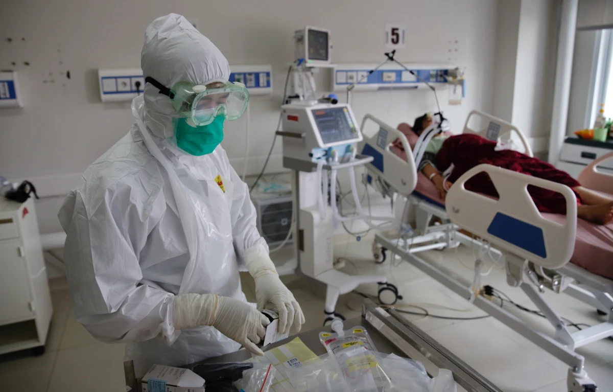 Zespół brazylijskich wirusologów potwierdził, że u 40-letniego pacjenta w stanie Sao Paulo przez 218 dni występował Covid-19. Badacze twierdzą, że niezwykle długi przebieg choroby może mieć związek z wcześniejszym leczeniem mężczyzny na nowotwór.