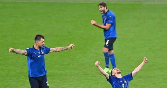 Włoscy piłkarze wygrali czwarty mecz na Euro 2020, ale zwycięstwo w 1/8 finału przyszło im najtrudniej. W Londynie pokonali Austrię 2:1 dopiero po dogrywce. Swoje rekordy pobili na Wembley bramkarz reprezentacji Włoch Gianluigi Donnarumma i selekcjoner Roberto Mancini. W ćwierćfinale "Azzurri" zagrają z Belgią lub Portugalią.