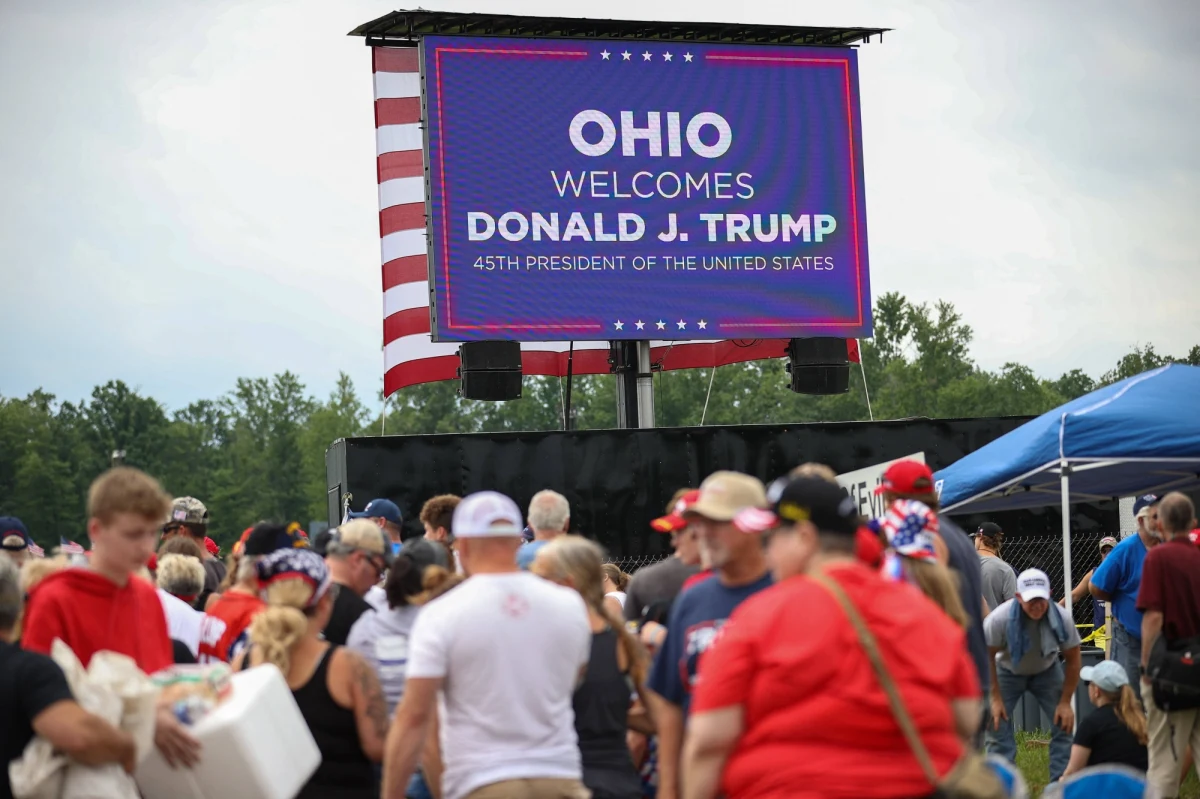 ​Podczas pierwszego powyborczego wiecu były prezydent USA Donald Trump podtrzymał swoje okarżenia na temat przegranych przez siebie wyborów w 2020 r., nazywając je "skradzionymi" i "zbrodnią stulecia". Zaprzysiągł też, że nigdy nie porzuci "walki o prawdę".