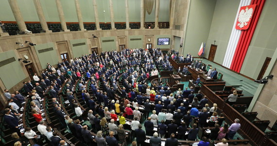 Rozpoczęliśmy już wakacje, jednak w polityce wakacji jeszcze nie ma. Kolejne podejście do wyboru Rzecznika Praw Obywatelskich, zapowiadane wzmocnienie Koalicji Polskiej oraz kolejna tura polsko-czeskich negocjacji w sprawie spornej kopalni w Turowie - to polityczne wydarzenia, jakich możemy się spodziewać w nadchodzącym tygodniu. 