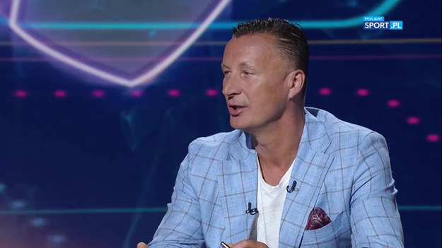 - Cristiano Ronaldo to wybitny, niesamowity i niezniszczalny, ale jednak tych wiosen trochę już tam jest. Ronaldo z czasów Manchesteru United i Realu Madryt jak się zdenerwował, to brał piłkę i potrafił 4-5 rywali minąć. W Juventusie miewał zrywy. W meczu z Belgią widać było, że chciał, ale czekał też na kolegów, żeby odpocząć i zachować siły na inne akcje - ocenił Tomasz Hajto w programie "Cafe Euro".