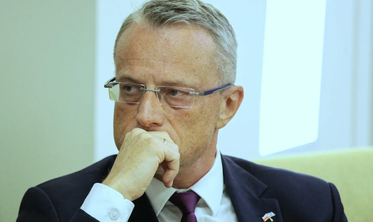 ​Ambasador RP w Izraelu Marek Magierowski w serii 12 tweetów w języku angielskim wytłumaczył na Twitterze, z czego wynikają zmiany w polskim Kpa. "Dzika reprywatyzacja" prowadzi do kompletnego chaosu, a po zmianach w Kpa zainteresowani będą mieli nadal prawo do uzyskania odszkodowania w postępowaniu cywilnym - zapewnił.