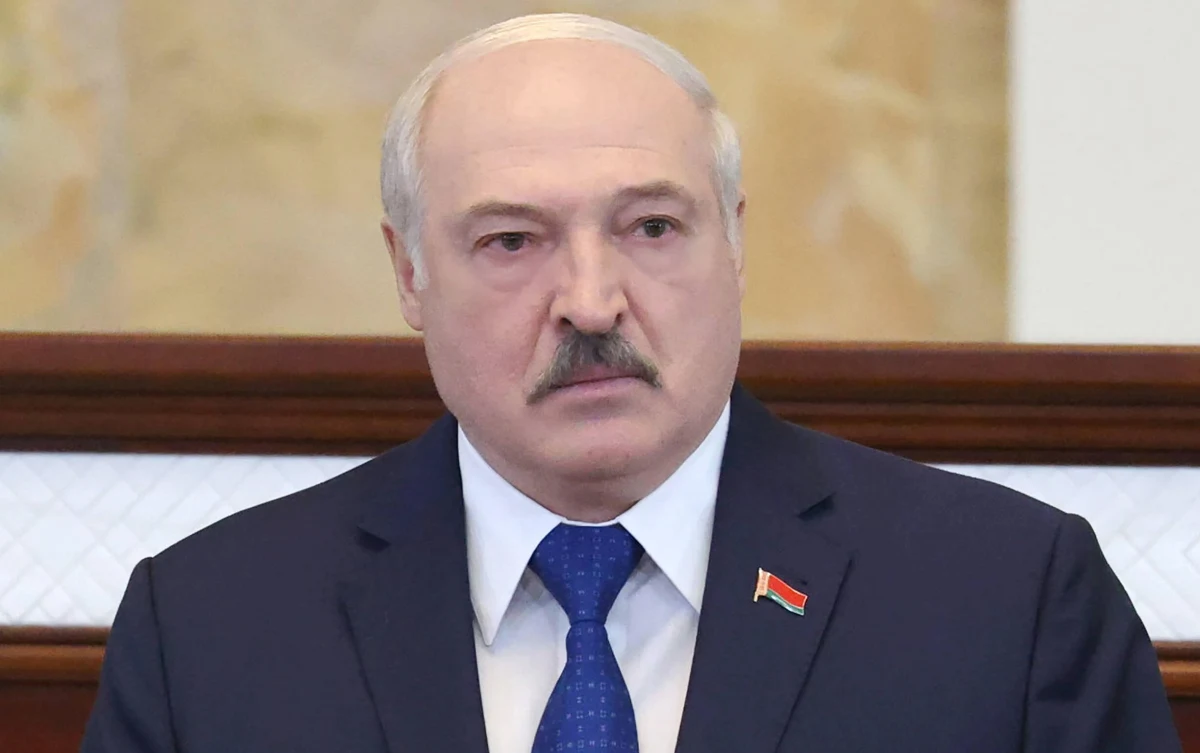 Ambasador UE na Białorusi został "poproszony o wyjazd na konsultacje do Brukseli", Mińsk zawiesza udział w unijnym Partnerstwie Wschodnim i rozpoczyna procedurę zawieszenia działania umowy o readmisji - poinformowało białoruskie MSZ. To reakcja na sankcje UE. 