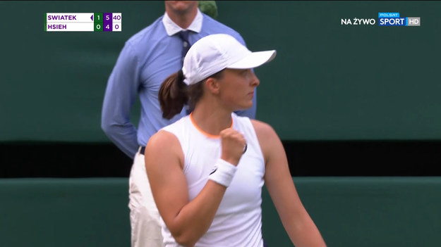 
Iga Świątek wygrała w pierwszej rundzie Wimbledonu z Su-Wei Hsieh 6:4, 6:4.




