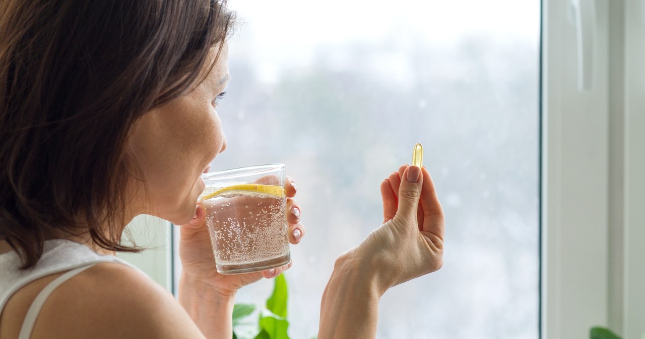 Bierzemy je na oślep, a to błąd. Te suplementy zimą są najbardziej potrzebne