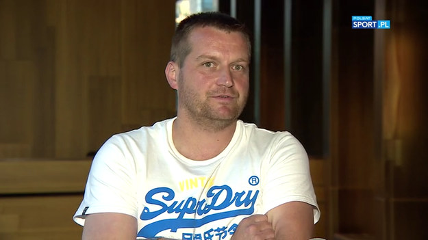  Jestem zbudowany pierwszym meczem Igi Światek w tegorocznym Wimbledonie. Przede wszystkim doskonale serwowała, a na nawierzchni trawiastej, dobry serwis daje dużą przewagę - powiedział Dawid Olejniczak, komentator Polsatu Sport, były tenisista, reprezentant Polski w Pucharze Davisa. 