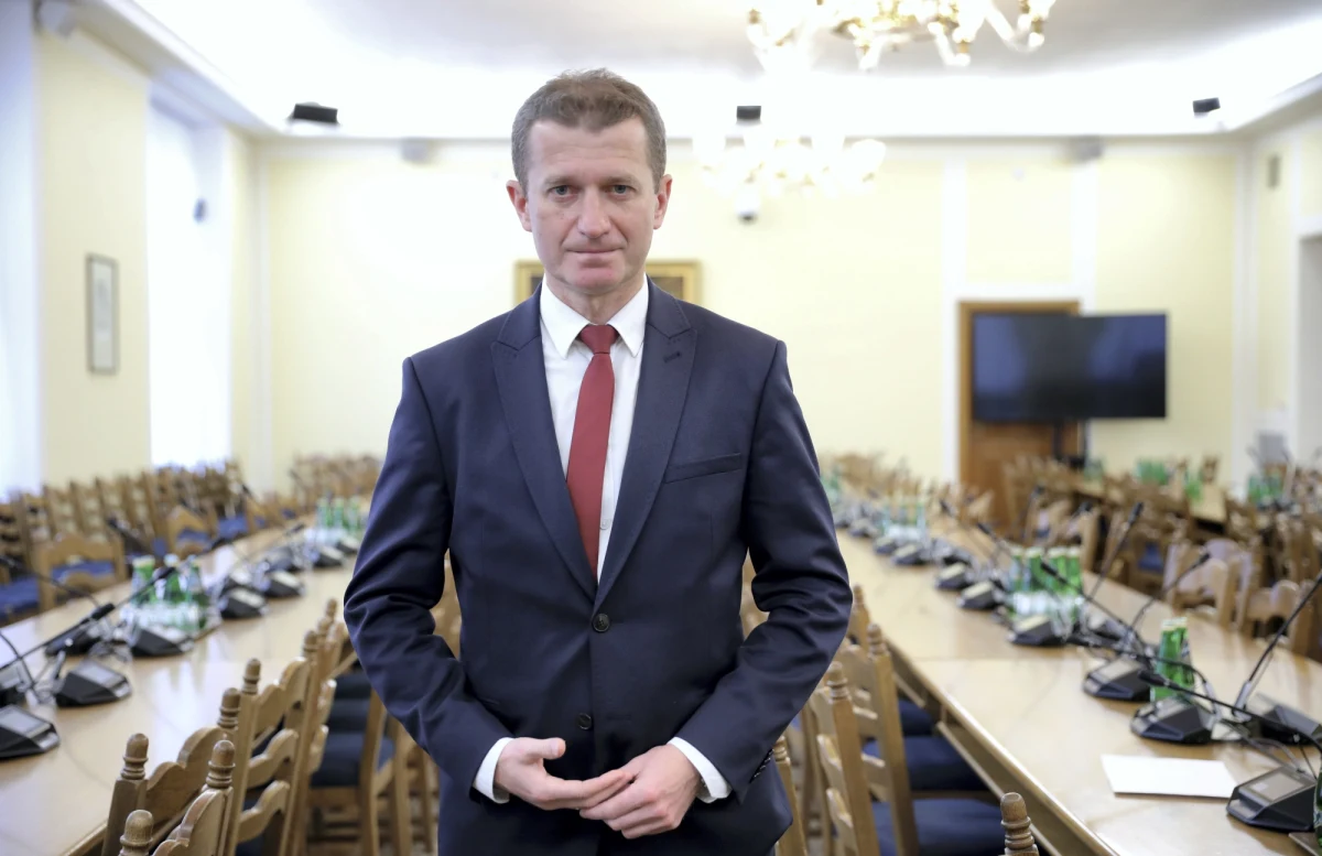 ​O powołaniu Stowarzyszenia "TAK! Polska" - poinformował we wtorek poseł Ireneusz Raś (KP-PSL). "Kończymy z marazmem w polityce" - oświadczył. "To kolejny etap poszerzania Koalicji Polskiej, alternatywy dla PiS na centroprawicy" - podkreślił lider PSL Władysław Kosiniak-Kamysz.