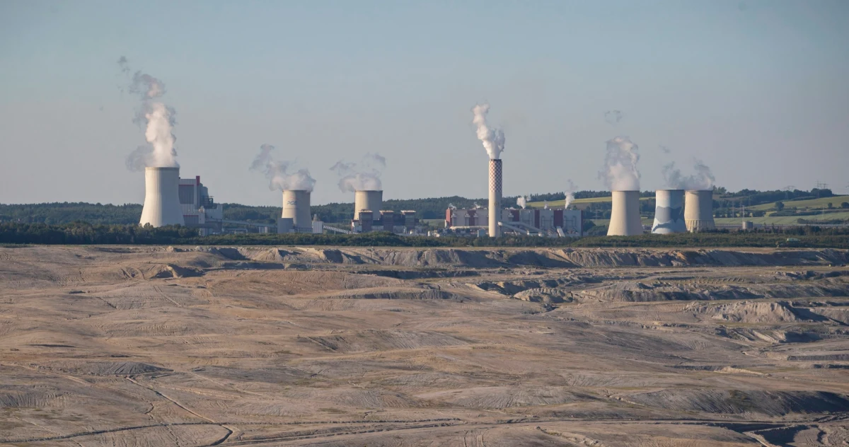 Trybunał Sprawiedliwości UE czeka dzisiaj na ustosunkowanie się Polski do wniosku Czech o 5 mln euro kary dziennie za niewykonanie obowiązku natychmiastowego zaprzestania wydobycia węgla brunatnego w kopalni Turów. Jak ustaliła w TSUE korespondentka RMF FM Katarzyna Szymańska-Borginon, Polska poprosiła Trybunał o wydłużenie o tydzień terminu odpowiedzi na czeski wniosek. Ten nowy termin mija we wtorek.