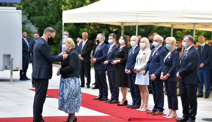 Prezydent Andrzej Duda docenił zasłużonych w walce z pandemią 