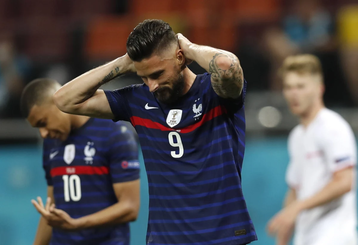 ​W piłkarskich mistrzostwach Europy nie ma już żadnej drużyny z uznawanej za najsilniejszą grupy F. W 1/8 finału wystąpiły Francja, Niemcy oraz broniąca tytułu Portugalia, ale wszystkie przegrały w tej fazie swoje mecze. We wtorek Niemcy ulegli w Londynie Anglikom 0:2.