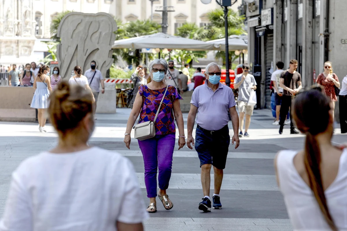 „Super-ozdrowieniec”- tak nazwano we Włoszech 52-latka, który jako jeden z pierwszych w kraju zachorował na Covid-19. Po ponad roku badania wykazują, że ma nadal bardzo dużo przeciwciał i nie potrzebuje szczepionki. Ale nie dostanie też stałej przepustki Covid.