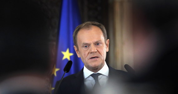 Donald Tusk poinformował Europejską Partię Ludową o możliwości powrotu do Polski – ujawnił dziennikarce RMF FM wysoko postawiony polityk w EPL. Jak twierdzą źródła naszej dziennikarki Katarzyny Szymańskiej-Borginon, Tusk może łączyć funkcję szefa EPL-u i szefa partii politycznej w kraju.