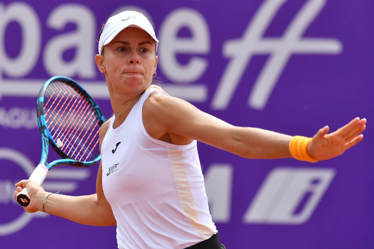 Magda Linette awansowała do drugiej rundy wielkoszlemowego Wimbledonu. Na otwarcie swoich zmagań na trawiastych kortach w Londynie 29-letnia Polka pokonała Amerykankę Amandę Anisimovą 2:6, 6:3, 6:1.