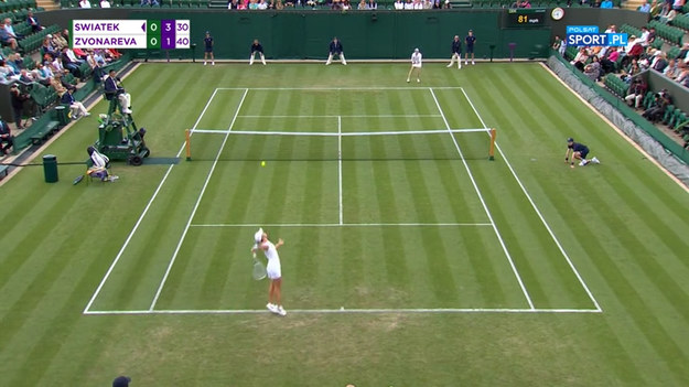 Iga Świątek bez większych problemów wygrała z Wierą Zwonariewą 6:1, 6:3 w meczu drugiej rundy turnieju Wimbledon. Następną rywalką polskiej tenisistki będzie zwyciężczyni starcia Irina Begu - Petra Martic.