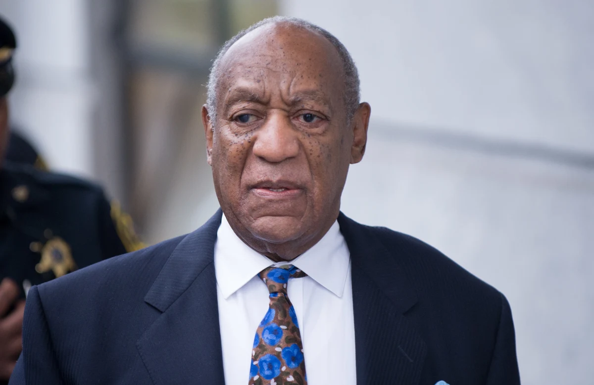 Sąd Najwyższy Pensylwanii unieważnił wyrok skazujący 83-letniego komika Billa Cosby'ego za napaść seksualną i nakazał wypuszczenie go z więzienia. Powodem decyzji były uchybienia podczas procesu przeciwko aktorowi. Późnym wieczorem czasu polskiego Cosby odzyskał wolność.