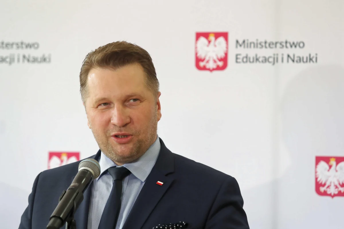 "Szkoła nie jest miejscem na demoralizowanie dzieci. Jeśli samorząd chce demoralizować dzieci ze swojego terenu - ma miejsca, gdzie nadzór pedagogiczny nie funkcjonuje" - powiedział minister edukacji i nauki Przemysław Czarnek.