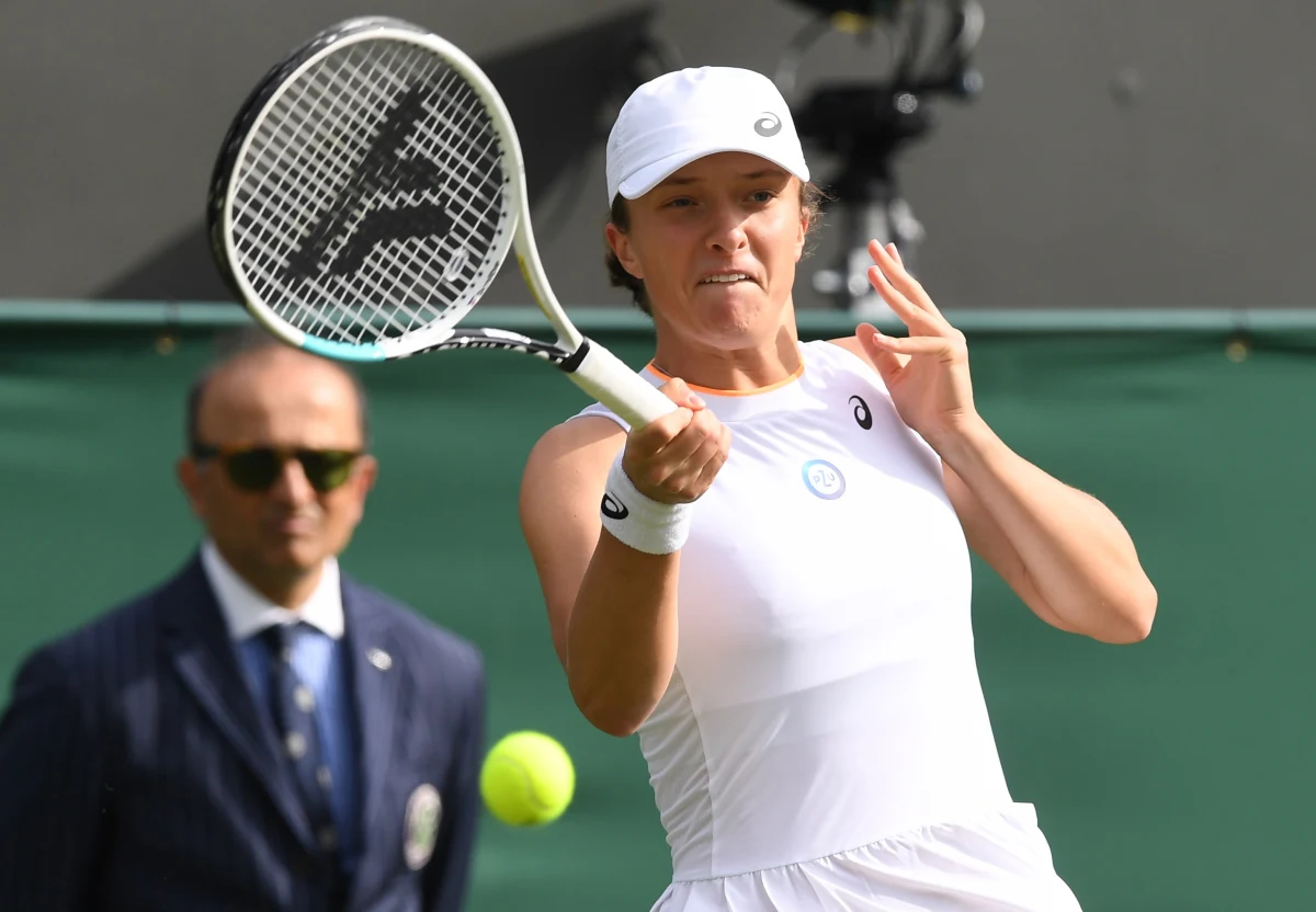 Iga Świątek awansowała do 1/8 finału Wimbledonu! 20-letnia tenisistka z Raszyna w trzeciej rundzie wielkoszlemowego turnieju tenisowego pokonała Rumunkę Irinę-Camelię Begu 6:1, 6:0.